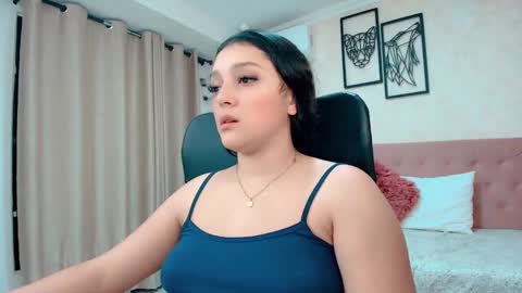 Sarahs Room online show from December 22, 8:34 pm