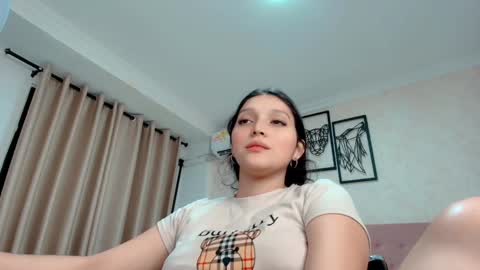 Sarahs Room online show from March 6, 1:05 am