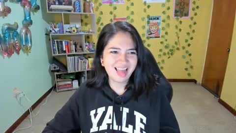 Snapshot of littleprety6969 chatting on February 10, 12:50 pm Mia online show from February 10, 12:50 pm