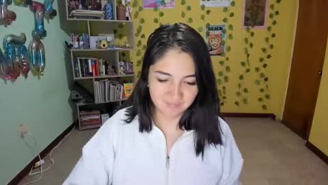Snapshot of littleprety6969 chatting on March 2, 4:50 am Mia online show from March 2, 4:50 am