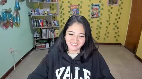 Snapshot of littleprety6969 chatting on January 27, 12:54 am Mia online show from January 27, 12:54 am