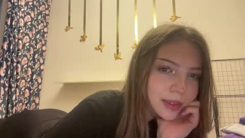 littleprincess3000 online show from April 4, 2:49 pm