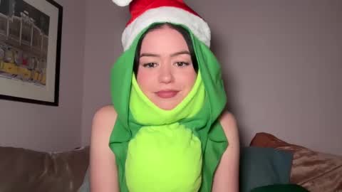 Little Sugar Pea  online show from December 25, 11:20 pm