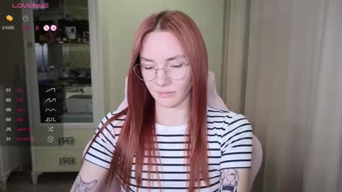 Snapshot of littlevildevil chatting on October 12, 11:01 am Eliana online show from October 12, 11:01 am