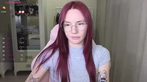 Snapshot of littlevildevil chatting on September 12, 12:01 pm Eliana online show from September 12, 12:01 pm