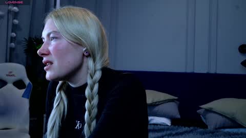 Snapshot of liv_fay chatting on January 24, 1:14 pm Liv 3 online show from January 24, 1:14 pm