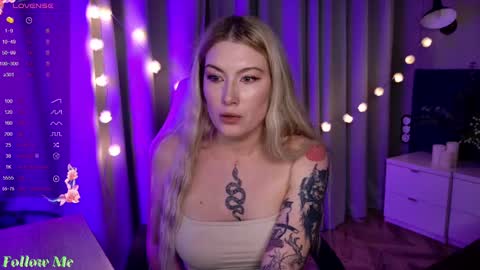 Snapshot of liv_fay chatting on February 26, 7:19 pm Liv 3 online show from February 26, 7:19 pm