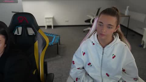 Sheryl online show from February 16, 12:38 pm