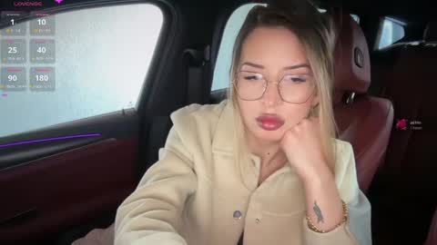 OnlyFans livia77   twitter liv20 4u online show from April 15, 8:26 am