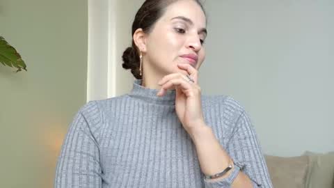 liz online show from November 30, 6:23 pm