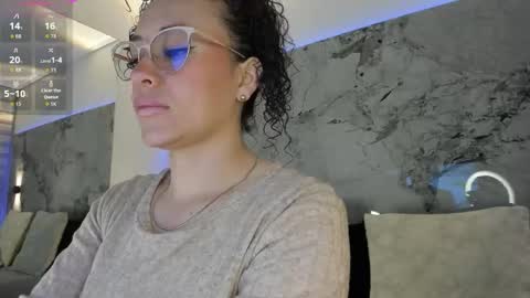 Liz  online show from December 5, 10:05 am