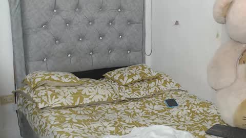 Liza Thurner online show from October 25, 2:08 am