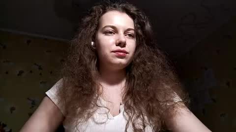 Molly online show from May 5, 4:10 pm