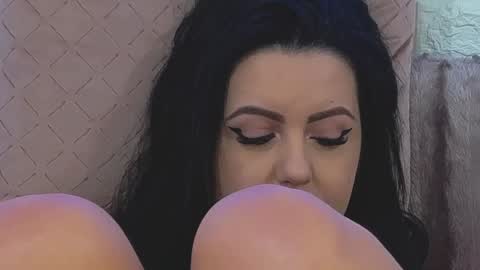 lizasunshine__ online show from December 2, 7:10 am