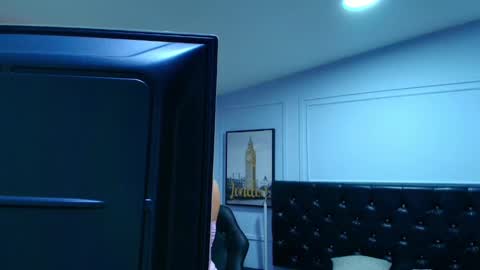 Lizz  online show from January 8, 11:21 am