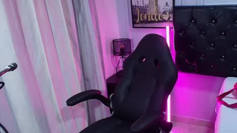 Lizz  online show from January 18, 11:43 am