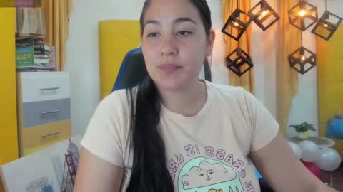 Snapshot of lizzaxs chatting on February 20, 8:25 pm lizza online show from February 20, 8:25 pm