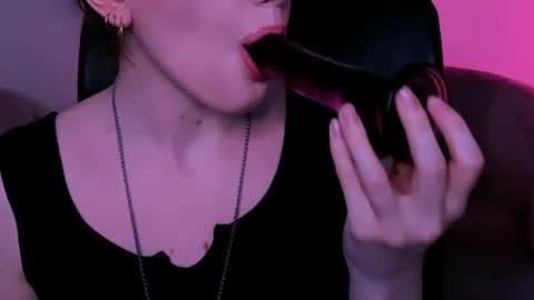 lizzie_boom online show from February 18, 11:04 pm