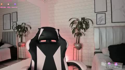  Lizzie  online show from February 12, 12:18 pm