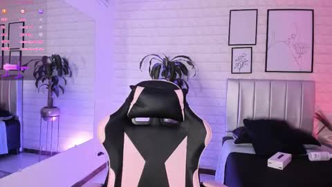  Lizzie  online show from February 28, 12:37 pm