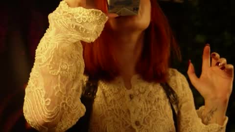 Elizabeth online show from December 4, 4:19 pm