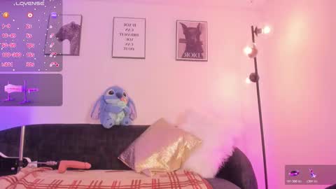 lizzyponcee online show from March 12, 8:17 am