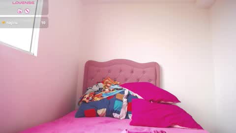 Snapshot of lizzysnow chatting on October 10, 8:14 pm lizzysnow online show from October 10, 8:14 pm