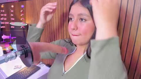Snapshot of lola_clit chatting on February 28, 11:36 am lola online show from February 28, 11:36 am