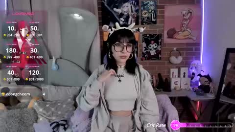 Snapshot of lolaa_bunnyy chatting on February 25, 2:36 am Lola Bunny online show from February 25, 2:36 am