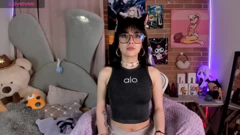 Snapshot of lolaa_bunnyy chatting on March 2, 3:45 am Lola Bunny online show from March 2, 3:45 am