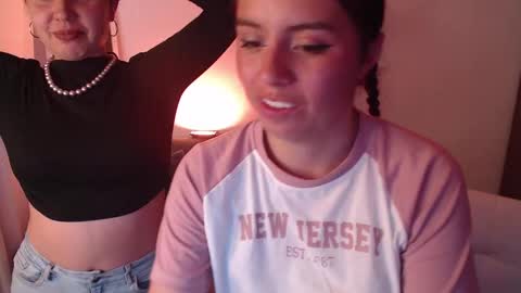 lolaandcamille online show from February 24, 6:47 pm