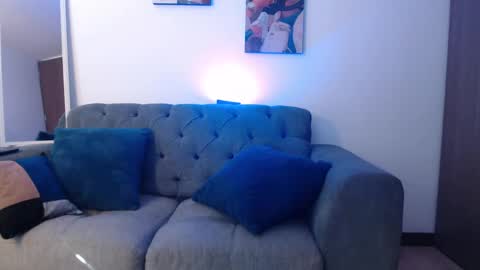 lolaandcamille online show from February 26, 1:32 pm