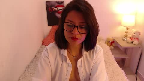 lolaandcamille online show from October 14, 1:46 pm