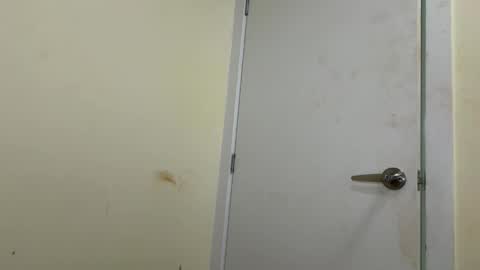 lolaflyy online show from April 1, 2:34 am