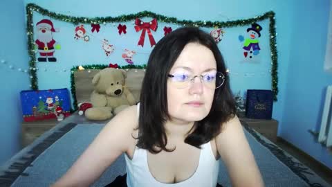 lolahikls online show from December 26, 7:03 am