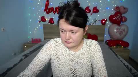 lolahikls online show from February 14, 10:59 am