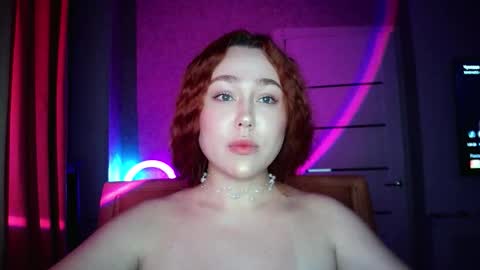 Lola online show from October 8, 1:15 pm