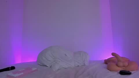 Snapshot of lolap_ chatting on February 26, 8:02 pm Lola online show from February 26, 8:02 pm