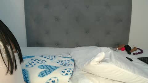 Lola online show from February 14, 9:53 pm