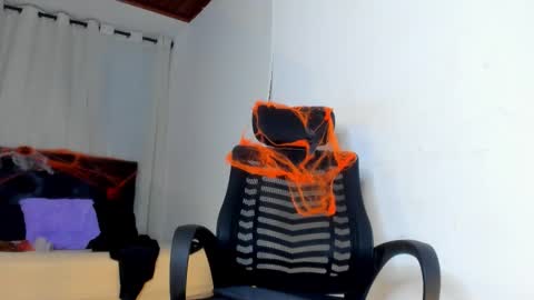 lolareyes1 online show from October 11, 10:12 pm