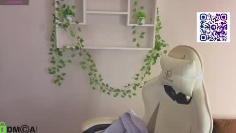 Lola online show from December 4, 9:22 am