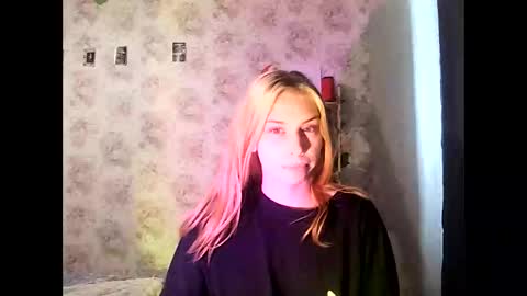 Snapshot of lollalakiss chatting on September 22, 12:31 am LollaLaKiss online show from September 22, 12:31 am