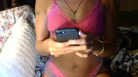 Snapshot of longlegstammy chatting on September 10, 12:43 am Cutenurse91 online show from September 10, 12:43 am