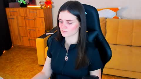 Snapshot of lora_cain chatting on January 9, 2:07 pm Lora Cain online show from January 9, 2:07 pm