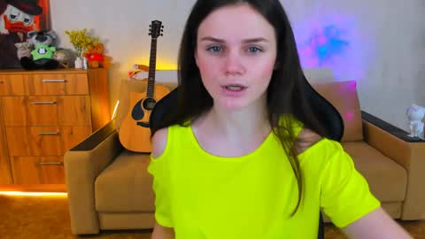 Snapshot of lora_cain chatting on December 5, 2:22 pm Lora Cain online show from December 5, 2:22 pm