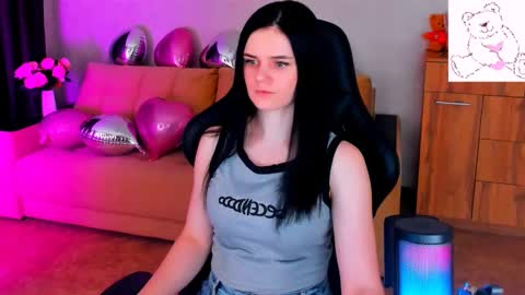 Snapshot of lora_cain chatting on February 14, 7:12 pm Lora Cain online show from February 14, 7:12 pm