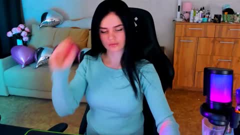Snapshot of lora_cain chatting on February 25, 7:27 pm Lora Cain online show from February 25, 7:27 pm