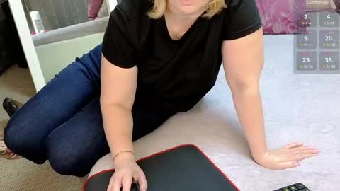 Lora online show from January 17, 9:28 am