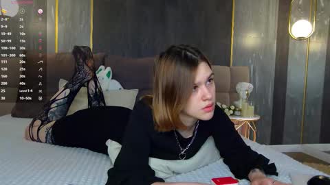 Lora online show from November 8, 4:45 pm