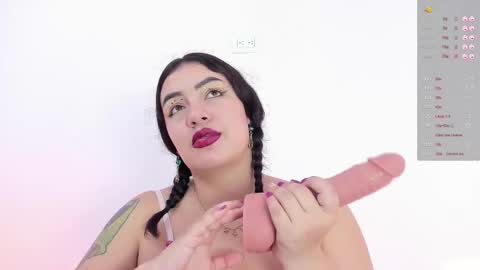 Lorena Gate online Colombia 230 pm to 930 pm online show from November 24, 8:11 pm